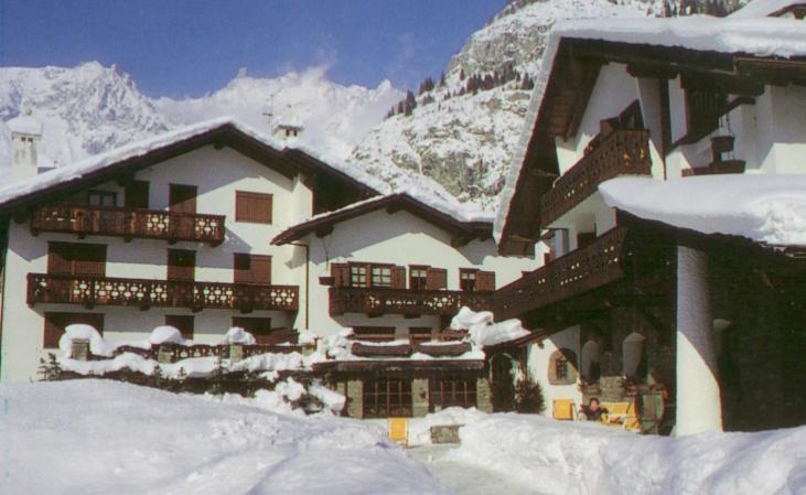 Hotel Del Viale Courmayeur Exterior photo